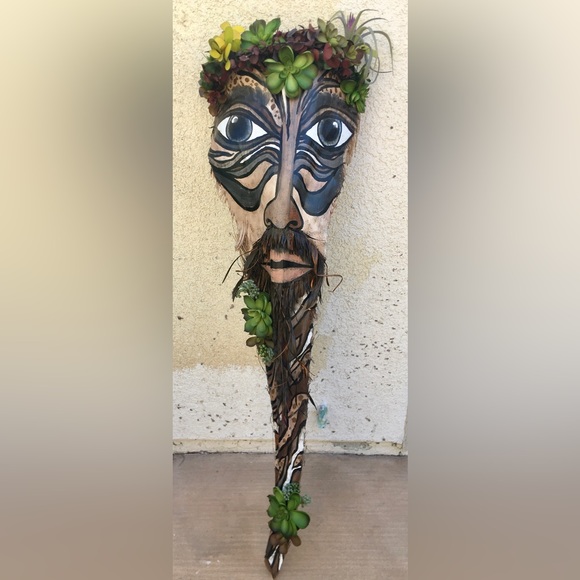 MEET YOUR FELLOW POSHER - Picture 16 of 16